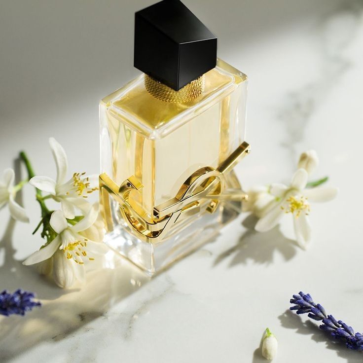 What Material Holds Perfume Better? Unlocking the Secrets of Long-Lasting Fragrance